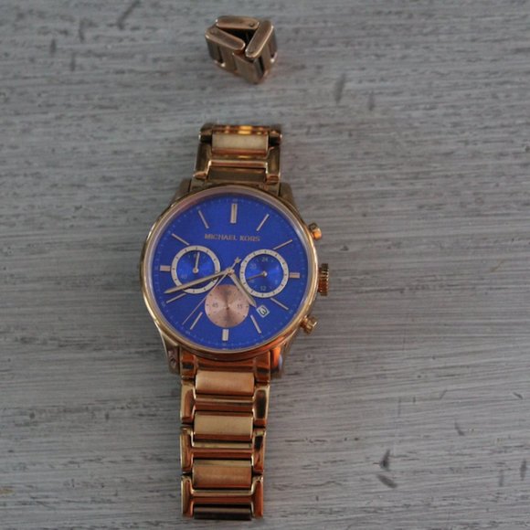 Michael Kors Rose Gold Watch main image 9